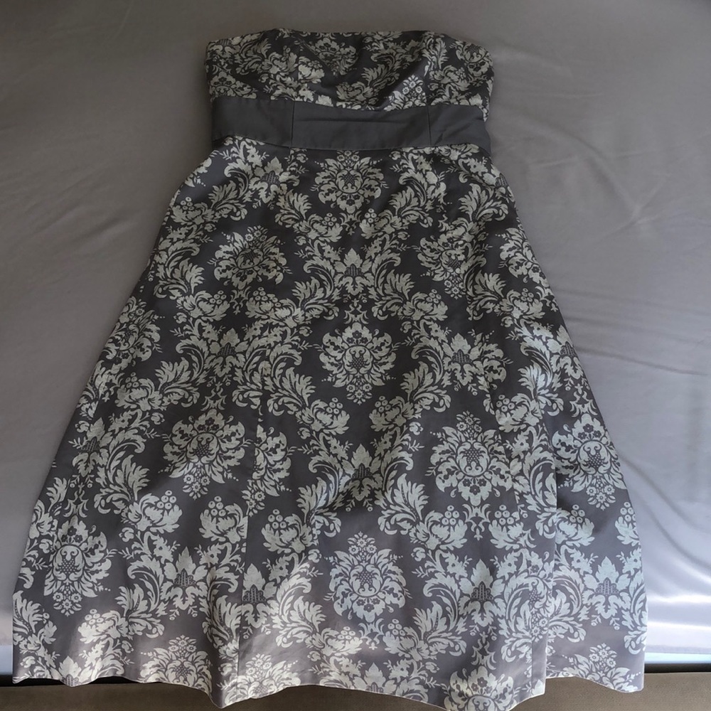 NWT Gray strapless dress white brocade pattern